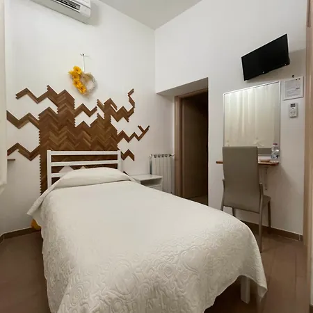 Roma Imperiale near Pantheon Bed & Breakfast 4*